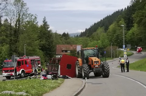 Nemčija: V nesreči na prvomajskem izletu z vozom več huje ranjenih