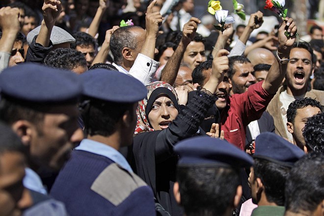 Po Tuniziji in Egiptu protesti še v Jemnu: Več tisoč prebivalcev zahtevalo odstop predsednika