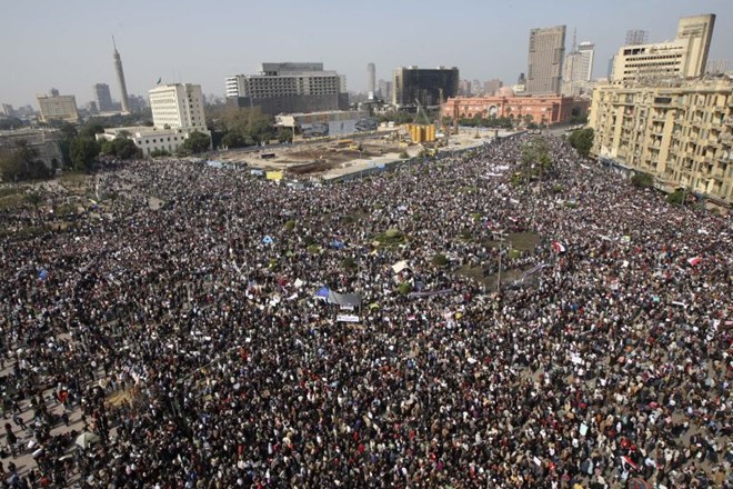 Al Jazeera je potrdila, da je na ulicah Kaira že več kot milijon protestnikov.