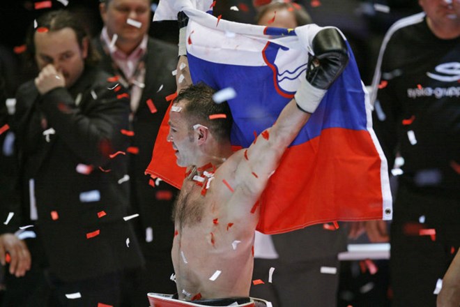 FOTO: Dejan Zavec premagal izzivalca Delgada in ostaja svetovni prvak