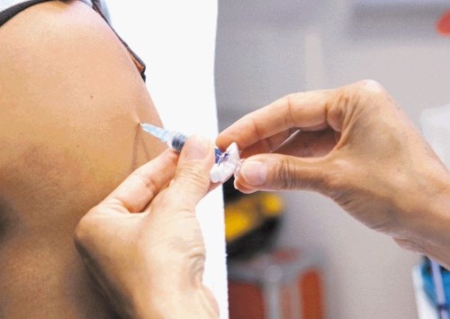 Za zdaj se je mogoče s cepljenjem zaščititi pred  virusi HPV, ki povzročajo raka  materničnega vratu, in virusom hepatitisa...
