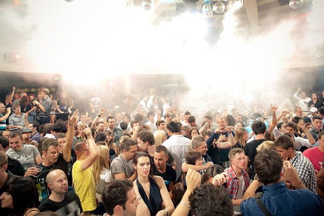 Foto: Razkošna otvoritev poletja v Byblosu, "največjem slovenskem klubu" na Jadranu