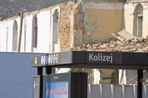 Dokler ne bo na mestu starega zrastel nov Kolizej, bo  Ljubljančane nanj spominjalo ime na bližnji postaji  Ljubljanskega...