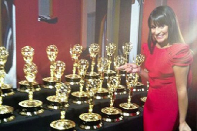 Igralka Lea Michele, Glee: "Ravnokar podelila nagrado s čudovitim @iansomerhalder :) In poglejte, kaj sem našla v zakulisju“