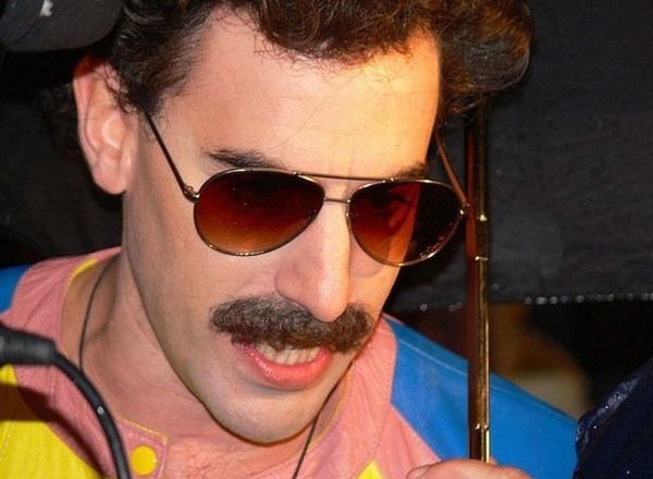 Sacha Baron Cohen kot Borat.