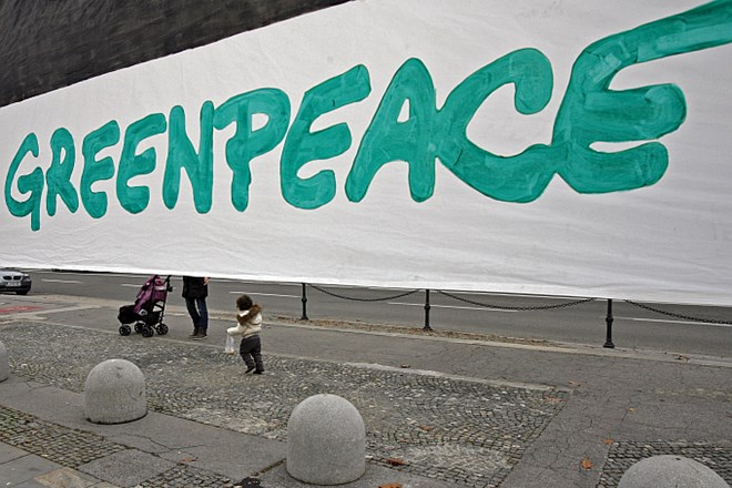 Greenpeace pred parlamentom: Čista energija za razvojni preboj Slovenije