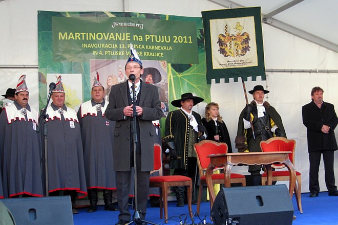 Branko Brumen, vodja projekta Martinovanje in Kurentovanje 2012 in predsednik FECC Slovenija je pozdravil zbrane goste.