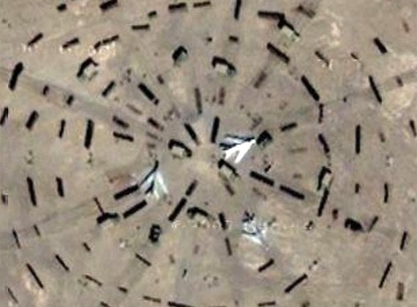 Google Maps razkril ogromne strukture v kitajski puščavi: Kaj so in kdo jih je naredil?
