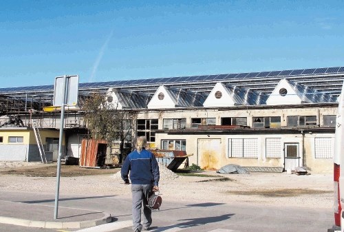 Pri Pivki raste največja sončna elektrarna v Sloveniji