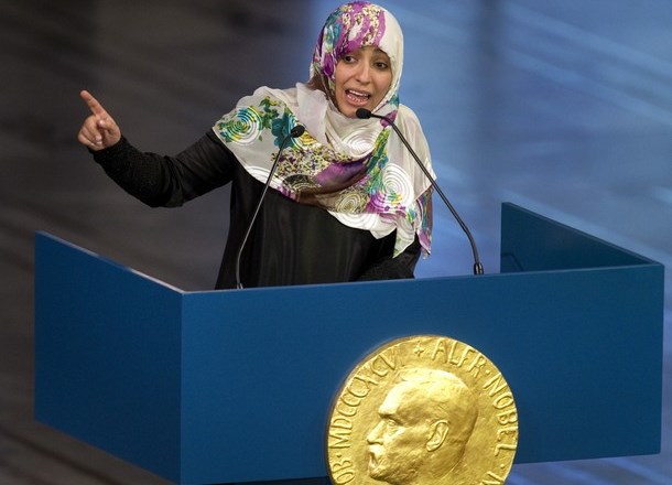 "Najdite svoj glas! In naj se ga sliši! Naj bo vaš glas - glas svobode!" je Karmanova pozvala ženske po svetu.