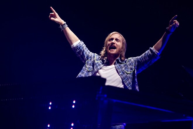 Guetta navdušil polne Stožice, na žuru leta pa je zaplesala tudi Paris Hilton