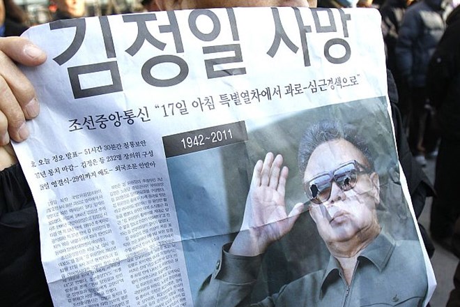 Zaradi "duševne in fizične izčrpanosti" je umrl vodja Severne Koreje Kim Jong Il