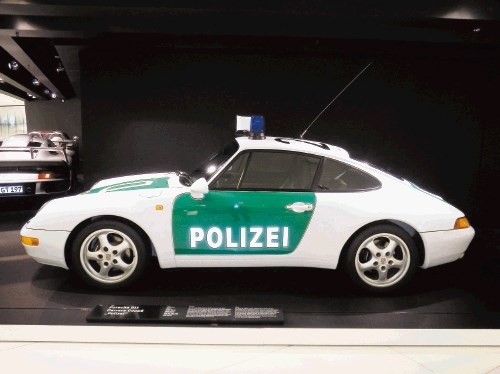 Porsche 911 »polizai«