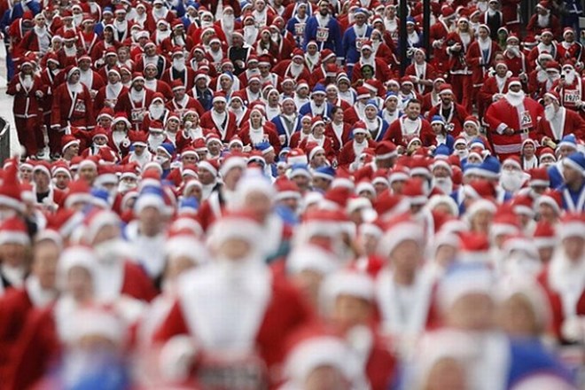 Liverpool, Velika Britanija: Zagotovo največji maraton Božičkov.