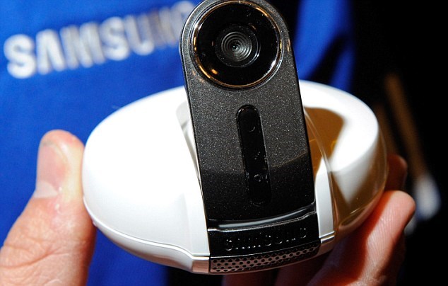 Samsungov brezžični monitor za dojenčke lahko povežete z vsakim pametnim telefonom in na njem predvajate tudi video.
