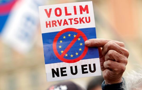V preteklih dneh so na Hrvaškem potekali protesti proti vstopu države v EU.