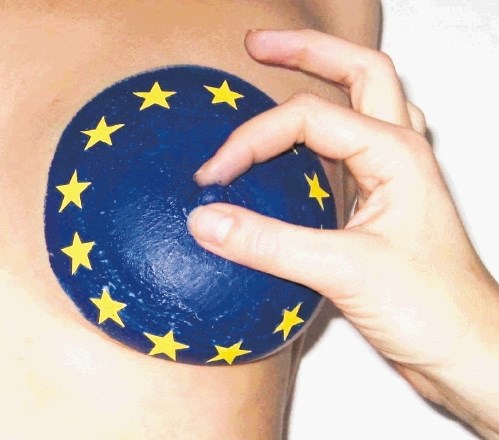 Tandem Eclipse bo nocoj v Cankarjevem domu premierno uprizoril performans EU si muove!, ki se sprašuje o značaju Evropske...