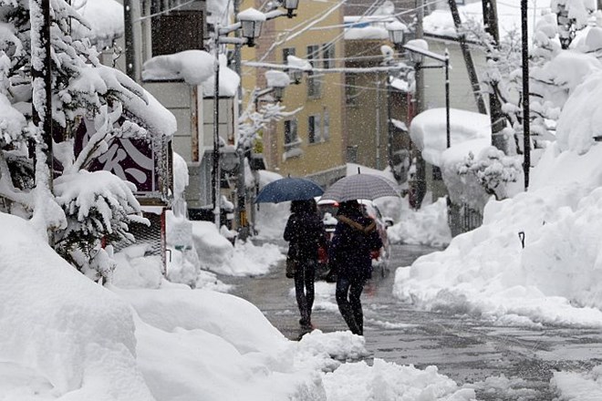 Foto: Nove smrtne žrtve hladnega vremena, mraz po Evropi terjal že 80 življenj