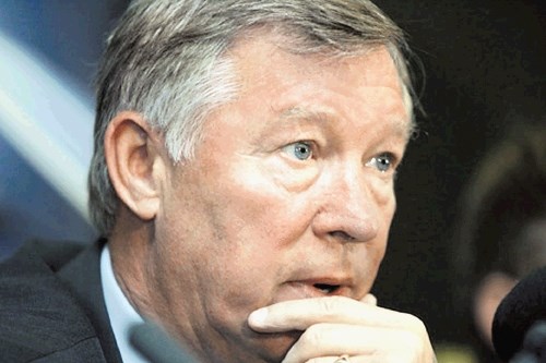 Sir Alex Ferguson Manchester United

Sedemdesetletni škotski trener, ki naj bi na leto zaslužil 4 milijone funtov ali okoli...