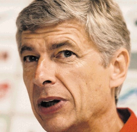 Arsene Wenger Arsenal

Dvainšestdesetletni Francoz je že šestnajst let v Londonu, kamor je prišel po krajših etapah v...