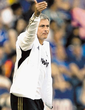 Jose Mario dos Santos Felix Mourinho Real Madrid

Po podatkih, ki so na voljo, eden najbolj kontroverznih trenerjev na leto...