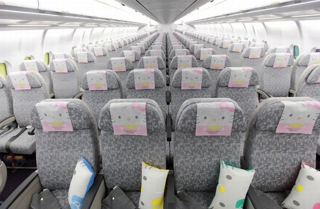 Nekaj za oboževalce Hello Kitty: Letalo, na katerem boste zaprrredli od prikupnosti