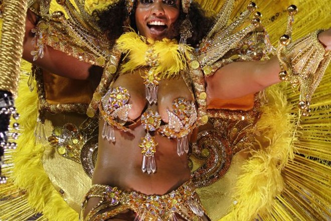 Foto: Seksi plesalke sambe poskrbele za vroče dogajanje na ulicah Ria de Janeira
