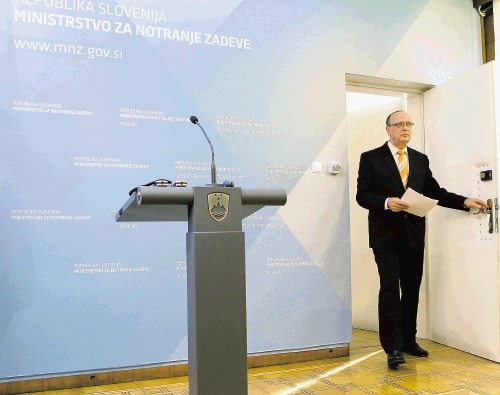 Notranji minister Vinko Gorenak napoveduje odpuščanja