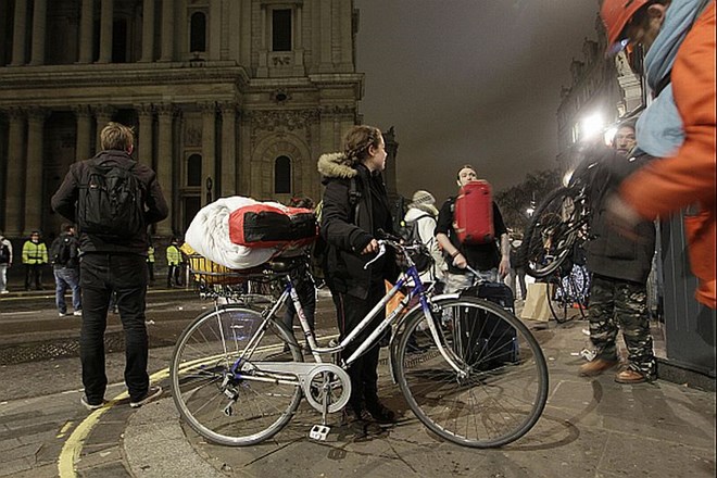 Foto: Izselili Okupatorje izpred londonske katedrale Sv. Pavla