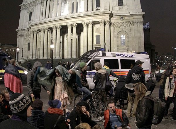 Foto: Izselili Okupatorje izpred londonske katedrale Sv. Pavla