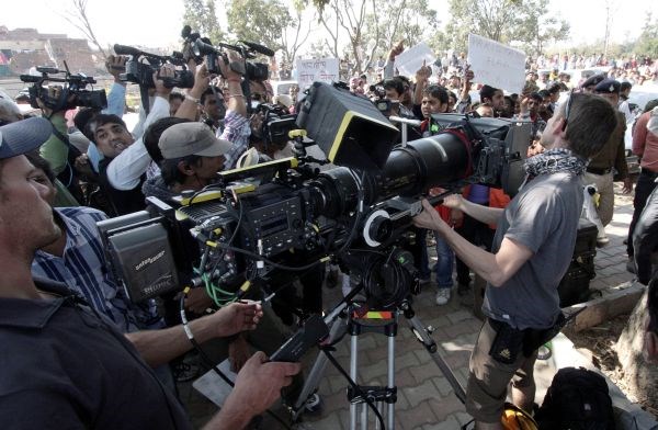 Foto: Vdor aktivistov in prekinjeno snemanje filma o Osami bin Ladnu