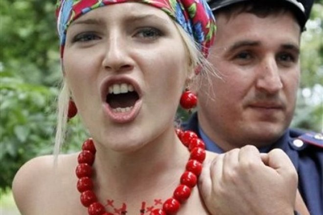 FEMEN: Borke za pravice žensk, ki protestirajo "zgoraj brez"