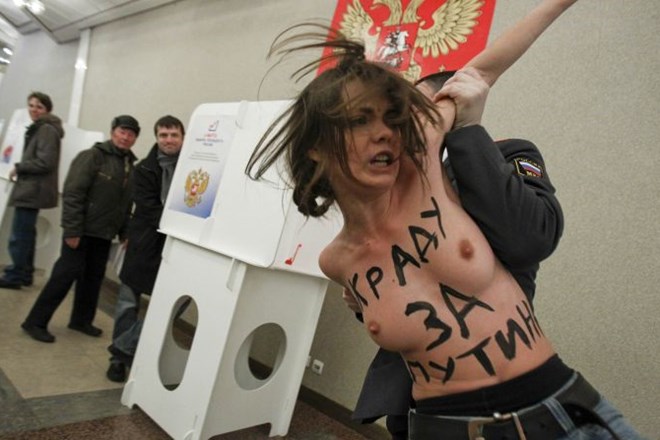 Dekleta so protestirala tudi na nedeljskih volitvah v Moskvi.