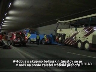 V nesreči belgijskega avtobusa v Švici je minulo noč umrlo 28 ljudi, od tega 22 otrok. Nesreča se je zgodila, ko se je...
