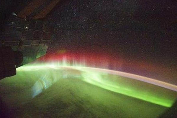 Aurora australis (ali južni sij) – 18. septembra lani ga je posnela ekipa na Mednarodni vesoljski postaji. Pojav se je zgodil...