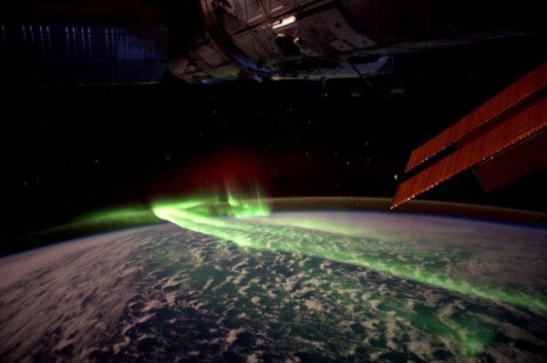 Še en južni sij (Aurora australis), 10. marca letos ga je posnel Nizozemec Andre Kuipers z Mednarodne vesoljske postaje.