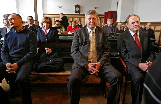 Čista lopata: Zidar, Tovšakova in Črnigoj obsojeni na zaporne kazni