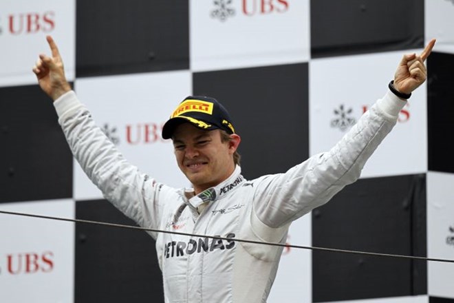Nemški dirkač Nico Rosberg je zmagovalec dirke za veliko nagrado Kitajske, tretje dirke svetovnega prvenstva formule 1 v...