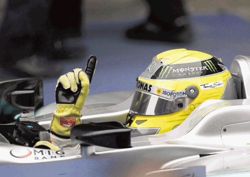 Nico Rosberg je sorazmerno lahko osvojil prvo zmago v  karieri v formuli 1.