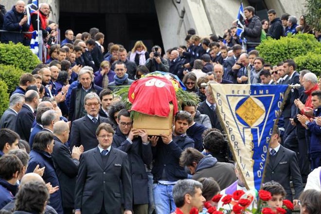 Foto: Na tisoče ljudi Morosiniju še zadnjič pomahalo v slovo