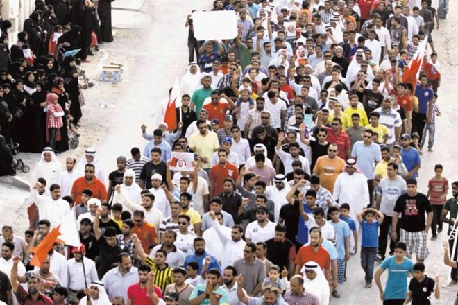 "Strahu ni več. Ljudje si želijo boljšo prihodnost," je razloge za vnovične demonstracije v Bahrajnu opisal eden od...