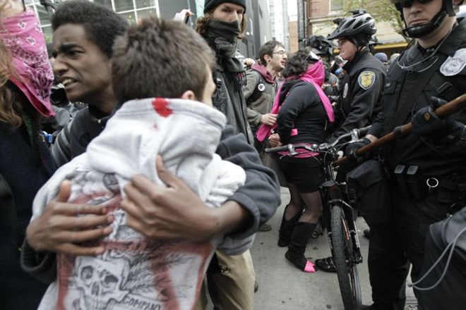 Foto: Ameriški protestniki so se ponekod spopadli tudi s policijo