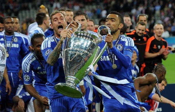Nogometaši Chelseaja so presenetljivi zmagovalci lige prvakov v sezoni 2011/12.