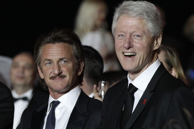 Ameriški igralec Sean Penn in nekdanji predsednik Bill Clinton.