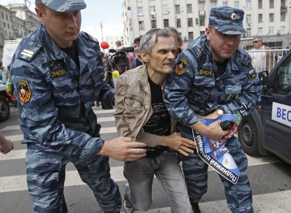 Foto: V Moskvi številne aretacije zaradi nedovoljenega shoda za pravice homoseksualcev