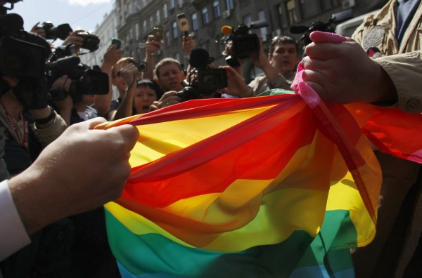 Foto: V Moskvi številne aretacije zaradi nedovoljenega shoda za pravice homoseksualcev