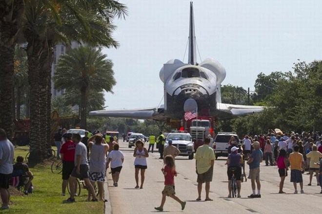 Američani so opazili vesoljsko plovilo Space Shuttle Enterprise ob obali New Yorka