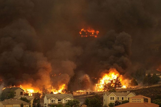 Kolorado še vedno požira ogenj: Požar epskih razsežnosti je praktično neustavljiv