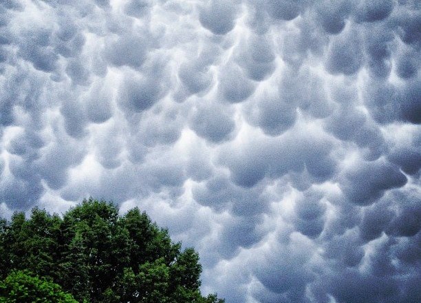 FOTO: Nenavadni oblaki mehurčkastih oblik