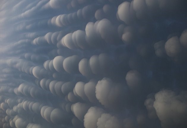 FOTO: Nenavadni oblaki mehurčkastih oblik